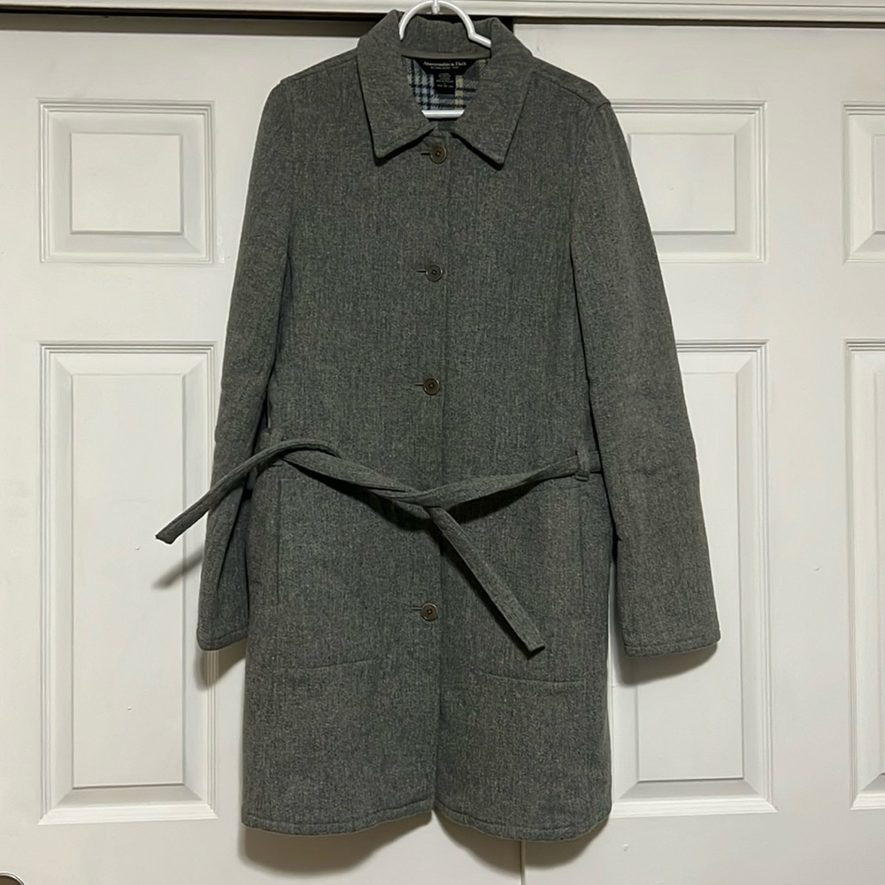 Abercrombie & Fitch Grey Belted Coat.  Size L.